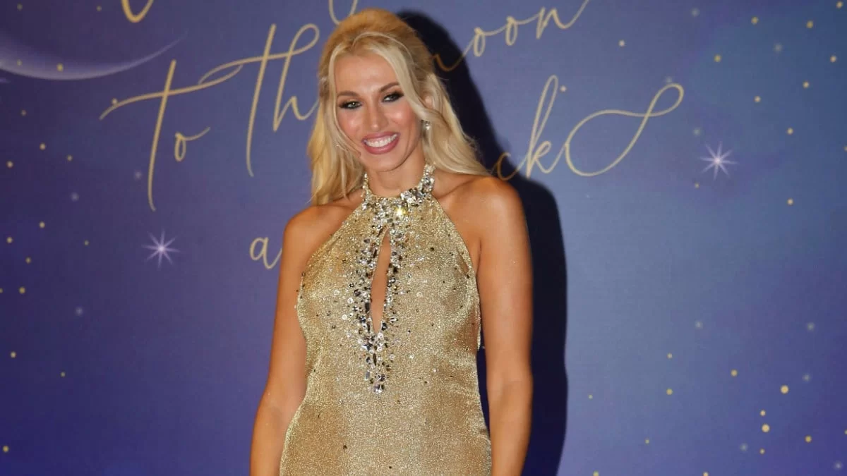 Το τρυφερό φιλί με τον Σταθοκωστόπουλο & οι "καυτές" πόζες της Σπυροπούλου - Αδημοσίευτες φωτογραφίες από το πάρτι της βάφτισης