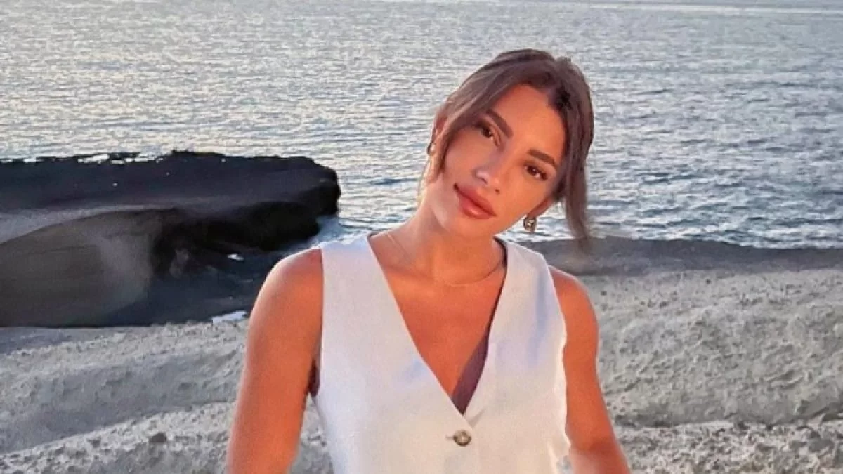 «Τα ράσα δεν κάνουν τον παπά» - Η απάντηση της Μαριαλένας Ρουμελιώτη στα πικρόχολα σχόλια που δέχθηκε για το ταξίδι της στην Τήνο