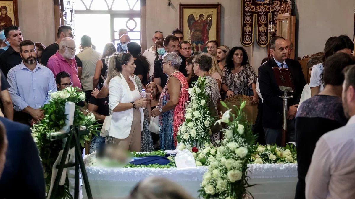 Blue Horizon: «Κλαίω όλη μέρα. Θέλω να ηρεμήσω, δεν αντέχω άλλο» - Δύσκολες ώρες για τα αδέρφια του 36χρονου Αντώνη μετά την κηδεία