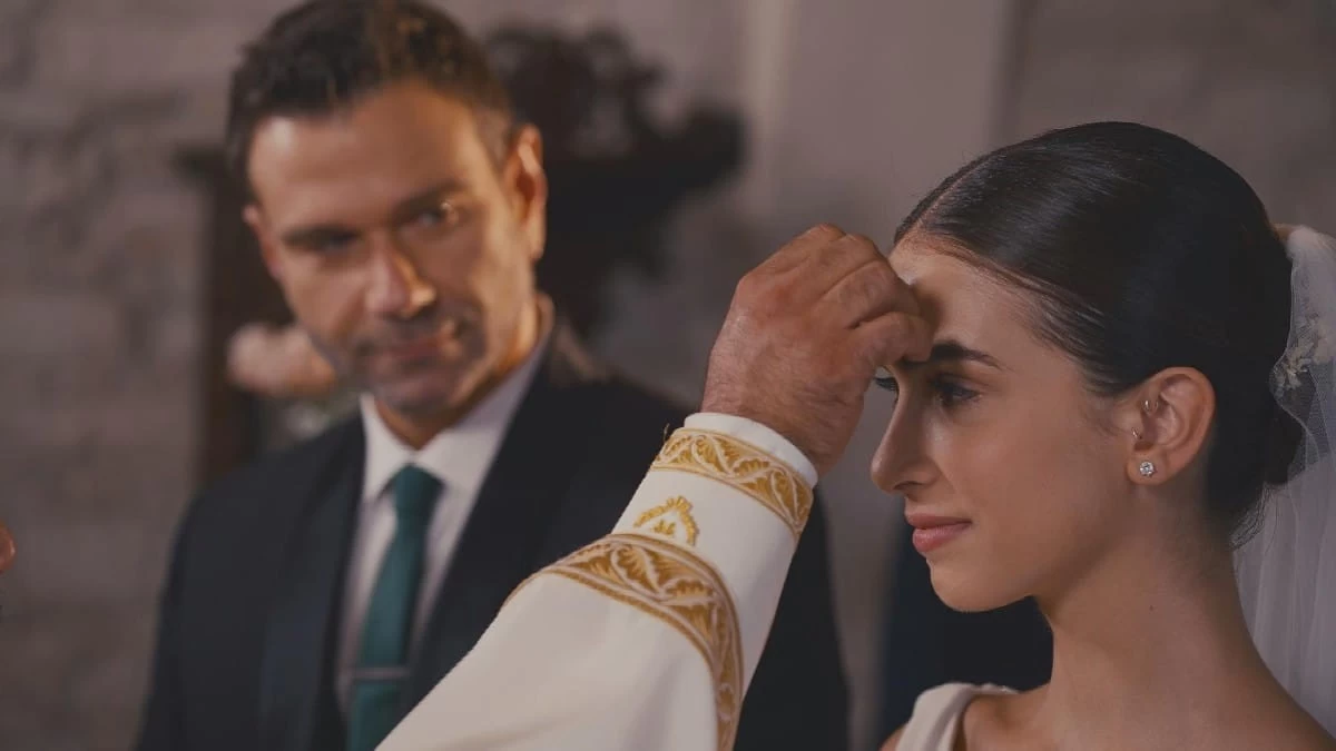 Γη της Ελιάς σούπερ αποκλειστικό: «Έχεις και φωτογραφίες της στο κινητό σου;» - Η Μαρίνα και ο Μάνος χωρίζουν για μια γυναίκα!