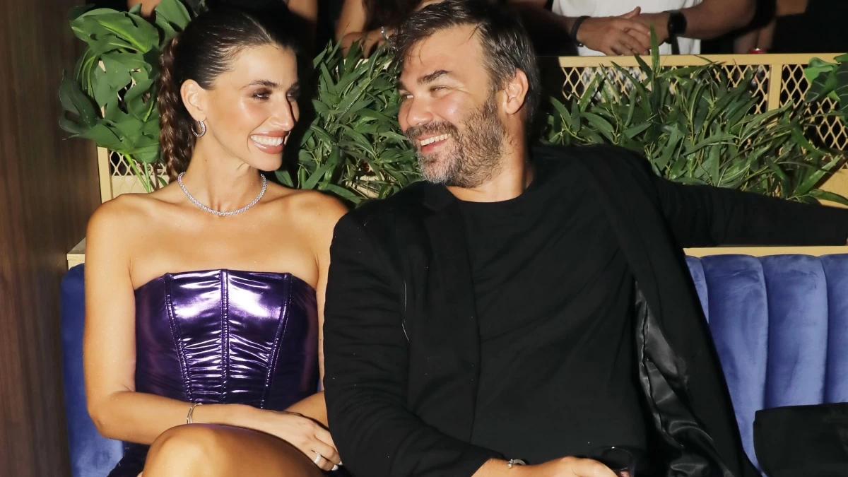 Δεν "ξεκολλάνε" ο ένας από τον άλλον - Πιο ερωτευμένοι από ποτέ Γιώργος Σαμπάνης και Ιωάννα Σαρρή