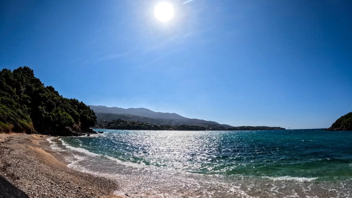 Αναλυτικά ο καιρός σήμερα 1/9 - Με τι θερμοκρασία μπαίνει ο Σεπτέμβρης