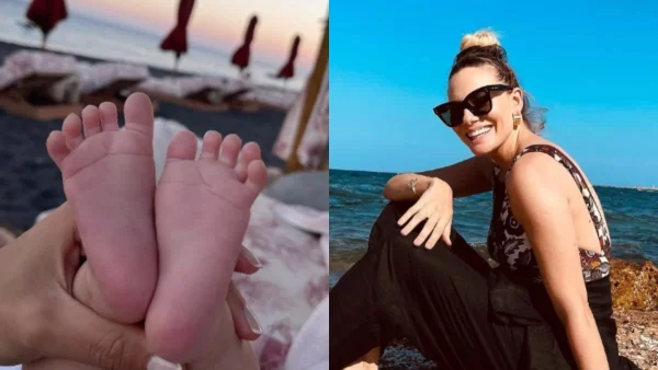 Mε αέρινο φόρεμα στη Σαντορίνη - Συγκινημένη η Ιωάννα Μαλέσκου για τους 4 μήνες ζωής της κόρης της