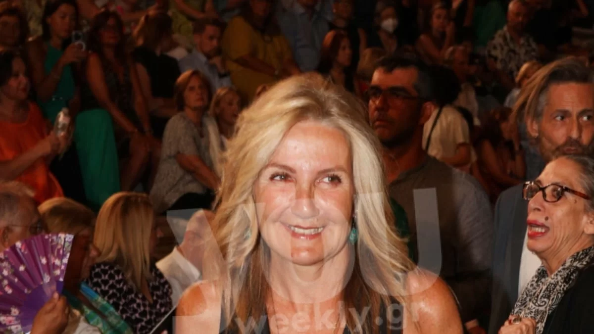 Με μαύρο μακρύ, αέρινο σύνολο και ιδιαίτερα σανδάλια - Η υπέρκομψη εμφάνιση της Μαρέβας Μητσοτάκη στο Ηρώδειο