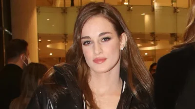 Μοντέρνο με φυτά στο μπαλκόνι & θέα την Ακρόπολη - Το κομψό διαμέρισμα της Μαρίας Βοσκοπούλου στο κέντρο της Αθήνας