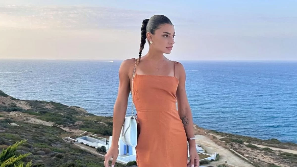 «Στην Αθήνα βρέχει και πνίγεται κόσμος, αλλά χαχα δείτε με, κάνω βουτιές» - Θύελλα αντιδράσεων κάτω από την ανάρτηση της Μαριαλένας Ρουμελιώτη