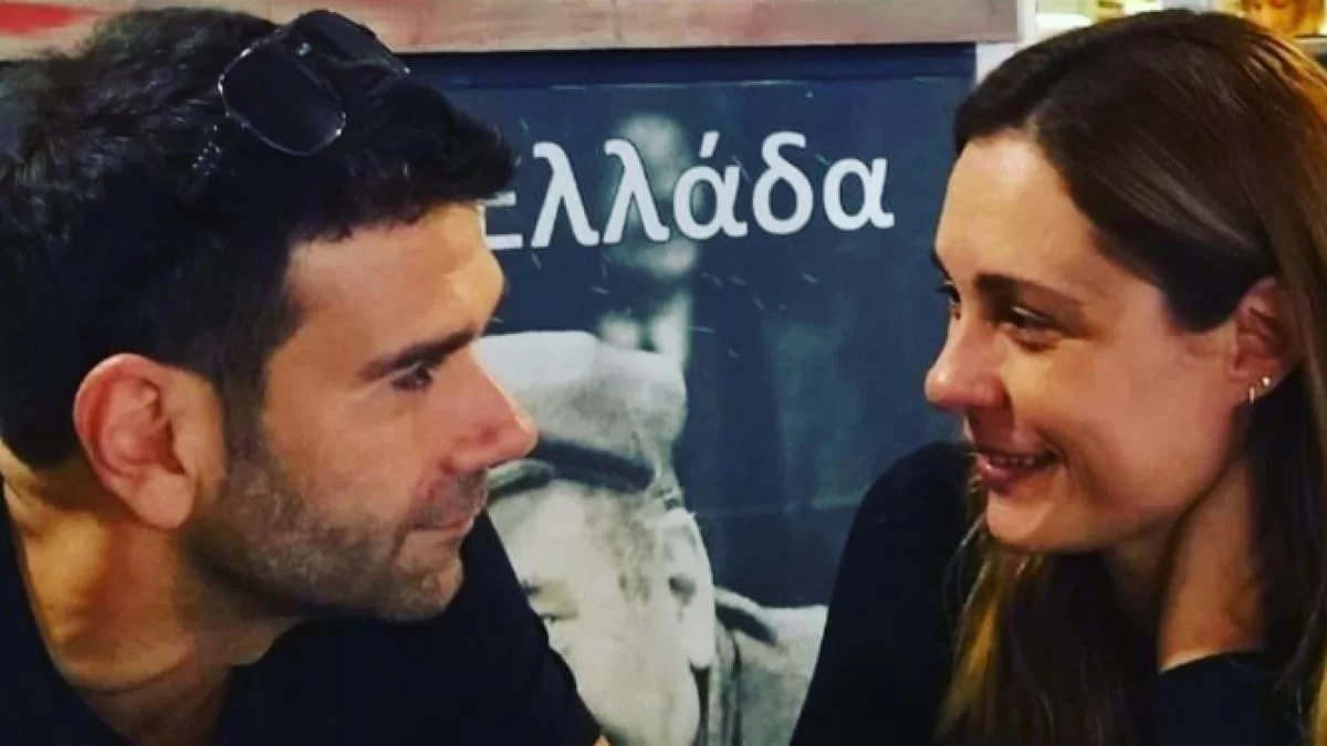 Γεμάτο πίνακες, με κίτρινη κουζίνα, ρετρό και vintage στοιχεία - Φωτογραφίες από τη μονοκατοικία της Θάλειας Ματίκα και του Ιορδανίδη στο Χαλάνδρι