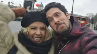 Με ενωμένα τα χέρια και τις βέρες στα δάχτυλα - Οι πρώτες αναρτήσεις της Τζένης Μελιτά μετά τον γάμο με τον Σπύρο Μαργαρίτη