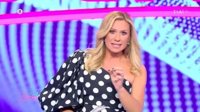 Πρεμιέρα My Style Rocks: Με μακρύ ημιδιάφανο φόρεμα και εσώρουχα η Σοφία Χατζηπαντελή - «Είσαι σαν μάνα μου τώρα»