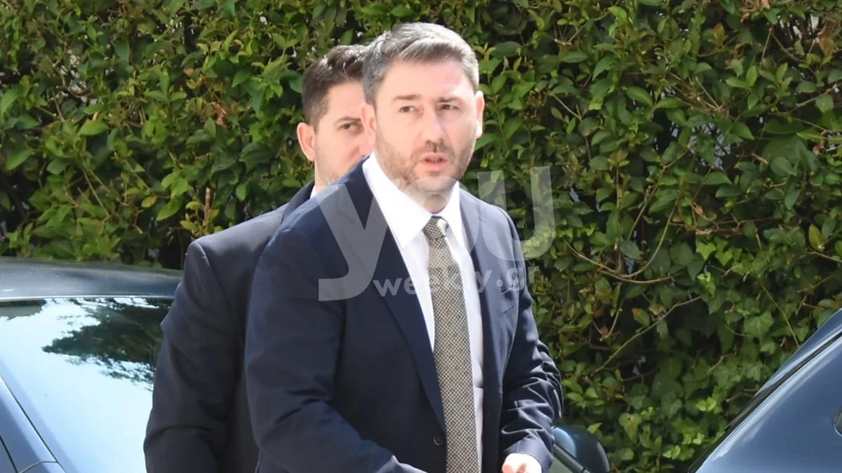 Παρών στην κηδεία του 36χρονου Αντώνη ο Νίκος Ανδρουλάκης - «Μας αξίζουν περισσότερα από αυτά που συμβαίνουν καθημερινά»