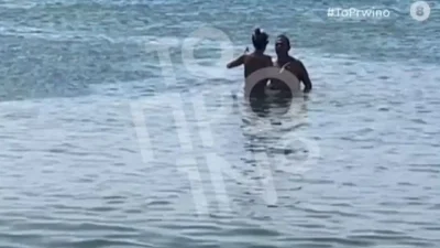 Προσπάθησαν να κρυφτούν αλλά δεν τα κατάφεραν: Αγκαλιές και φιλιά για τον Ντέμη Νικολαΐδη και την σύντροφό του σε παραλία της Τήνου