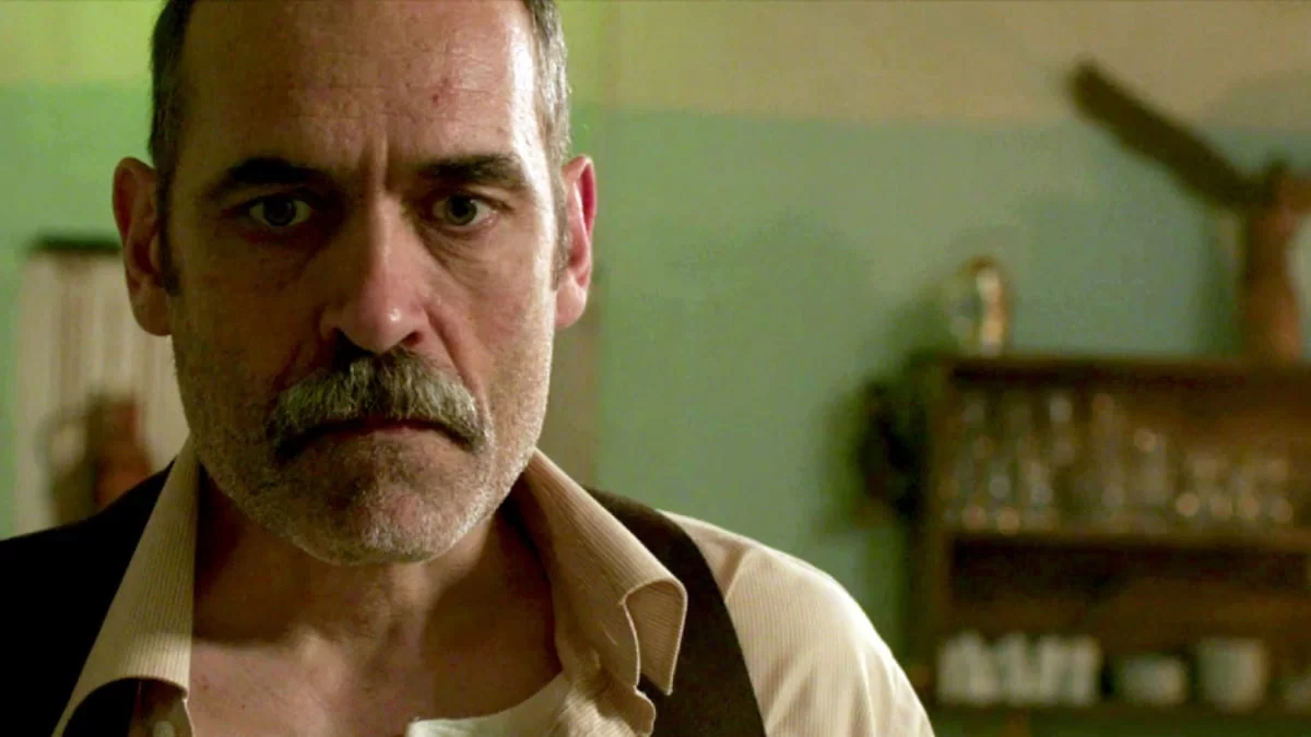 Η παραλία 5/9: Μια μέρα μετά τον φόνο - Ποιος είναι ο δολοφόνος;