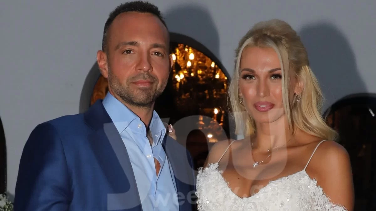 Την κρατούσε τρυφερά από τη μέση - Η κίνηση του Σταθοκωστόπουλου στη Σπυροπούλου στο πάρτι από τα βαφτίσια του γιου τους