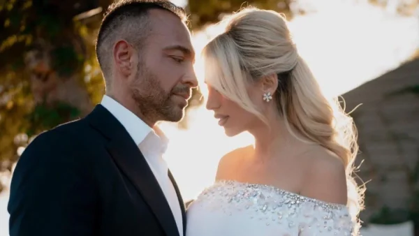 Στο ατελιέ της Σίλιας Κριθαριώτη με πέπλο στα μαλλιά - Πανζουρλισμός κάτω από την ανάρτηση της Σπυροπούλου για τον θρησκευτικό γάμο με τον Σταθοκωστόπουλο