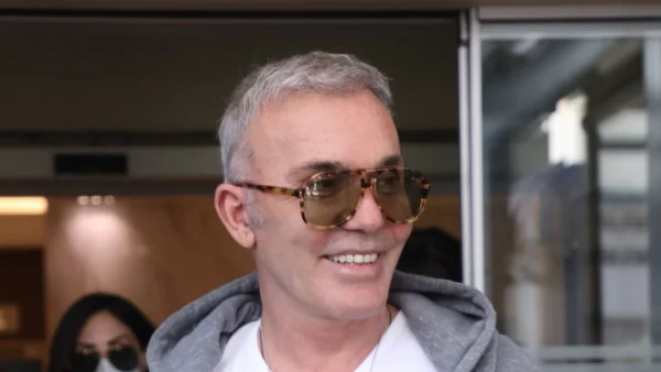 Στέλιος Ρόκκος για Στέφανο Κασσελάκη: «Να ξεχαστούμε με ένα άρλεκιν...»