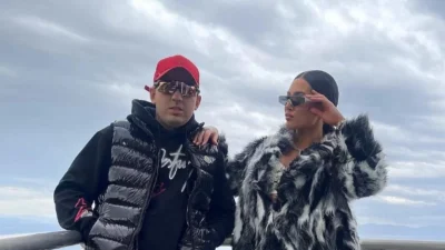 Παθιασμένες αγκαλιές μέσα σε τζακούζι - Με νέον ολόσωμο μαγιό η Έλενα Τσαγκρινού μαζί με τον Dj Stephan