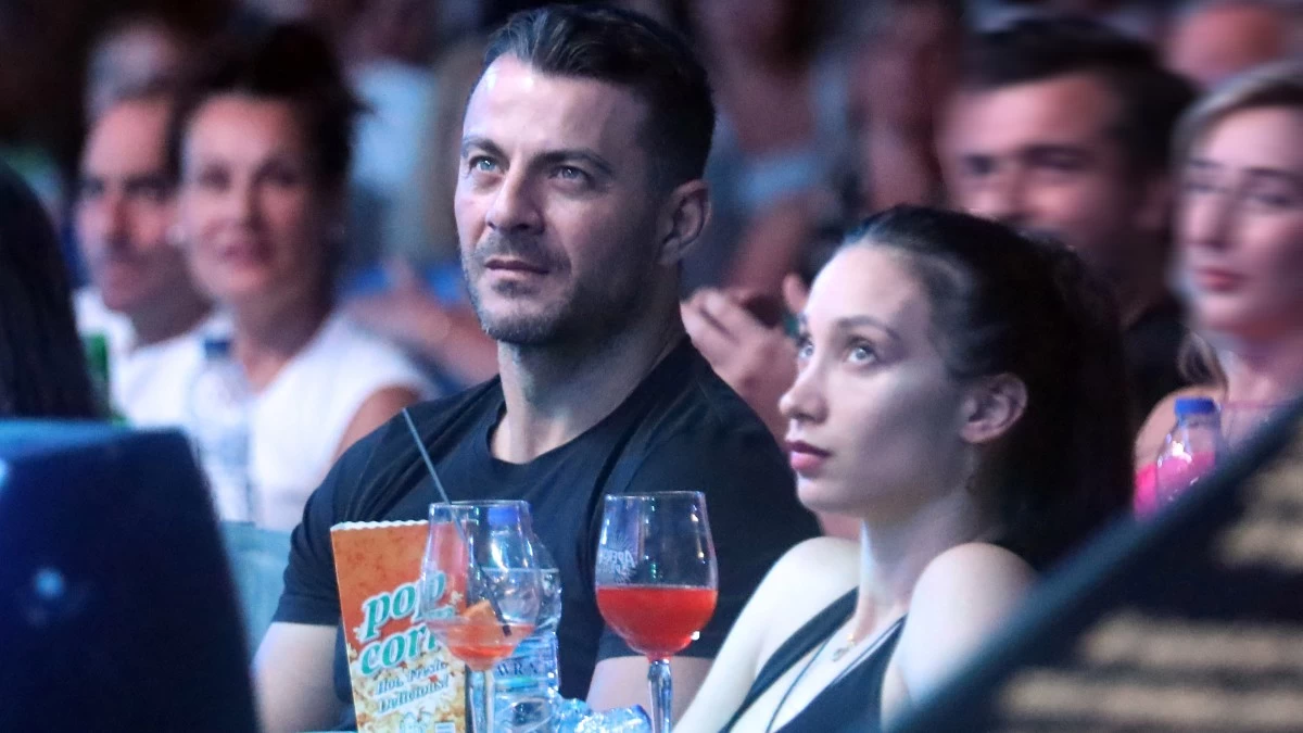 Επτά ημέρες πριν παντρευτούν: Η αναγγελία γάμου του Γιώργου Αγγελόπουλου και της Δήμητρας Βαμβακούση