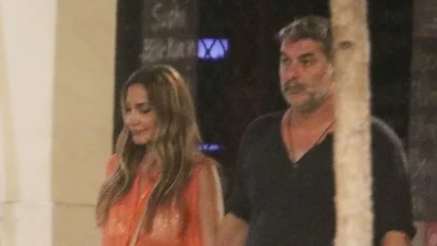 Εκείνη με τιγρέ γόβα κι εκείνος με παντόφλα - Αποκλειστικές φωτογραφίες από τη νέα έξοδο της Δέσποινας Βανδή και του Βασίλη Μπισμπίκη