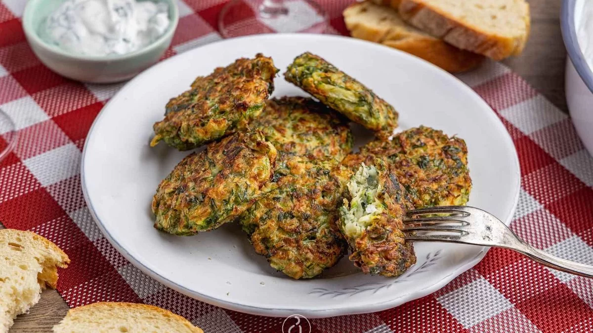 Πεντανόστιμο φαγητό του πεντάλεπτου: Τραγανή και ταυτόχρονα ζουμερή χορτοκεφτέδες