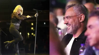 Μπαμπάς και σύντροφος μαζί - Τα χαμόγελα του Νίκου Συρίγου στις κερκίδες στη συναυλία της Ελεωνόρας Ζουγανέλη