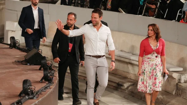 Στέφανος Κασσελάκης: «Ήθελα να είμαι μαζί σας απόψε...» - Τα μηνύματα από την Αμερική