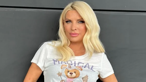 Βρήκαμε τα αγαπημένα πέδιλα της Ελένης Μενεγάκη