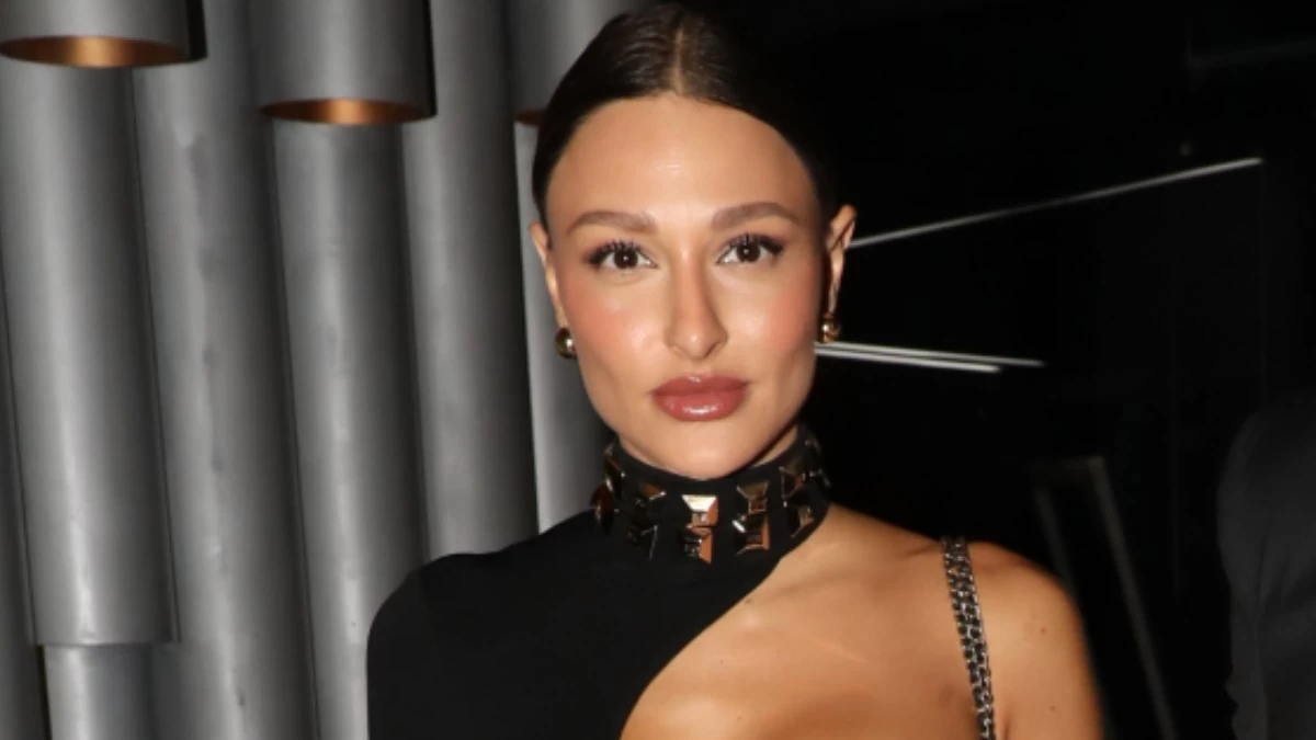 Πόζαρε χαμογελαστός στο πλευρό της: Η πρώτη δημόσια εμφάνιση Ναυσικάς Παναγιωτακοπούλου & Κώστα Πηλαδάκη μετά τις φήμες χωρισμού