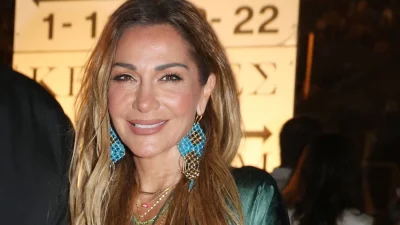 «Έλα οκ, άντε γεια» - Οι νέες φωτογραφίες της Δέσποινας Βανδή φορώντας μόνο σακάκι με καλσόν, προκάλεσαν χαμό στο Instagram