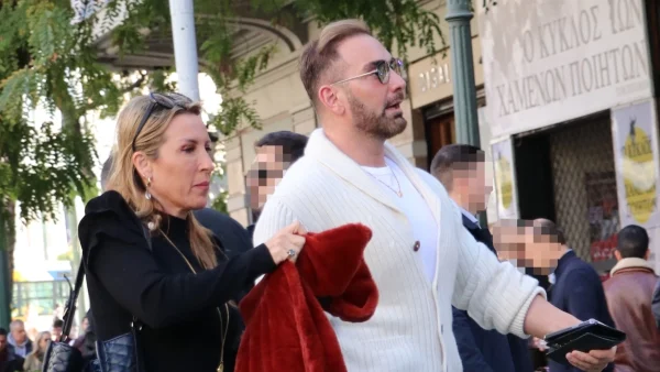 Στο νοσοκομείο η Πηγή Δεβετζή - Στο πλευρό της ο Νίκος Κοκλώνης (Βίντεο)