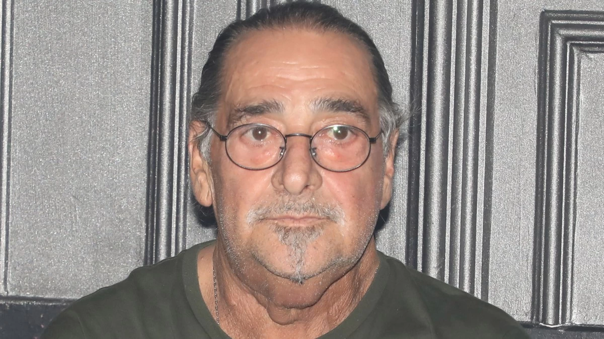 «Απογοήτευση νιώθει...» - Η πρώτη αντίδραση του Βασίλη Καρρά για τα δημοσιεύματα που τον θέλουν νεκρό