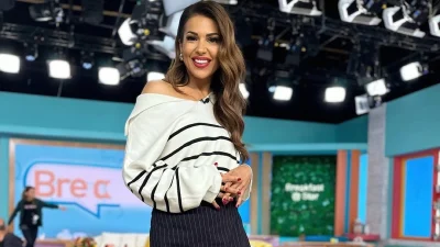 Ελένη Χατζίδου: Με στιλιζαρισμένο wavy hair-look που θυμίζει σταρ του παλιού Χόλιγουντ!