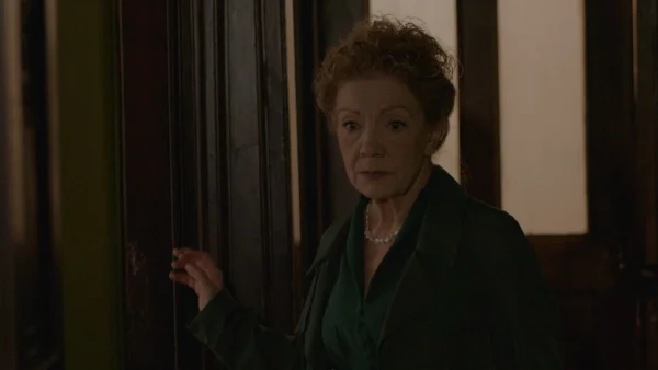 Έρωτας Φυγάς αποκλειστικό: Νεκρή η Μαργέτα! Η τραγική σκηνή του φόνου και καρέ καρέ η κηδεία