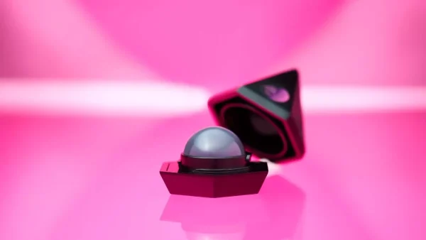 Pink is the new black: Νέα συλλεκτική συλλογή μακιγιάζ με εφέ που αλλάζει χρώμα απλά αγγίζοντας την επιδερμίδα σου!