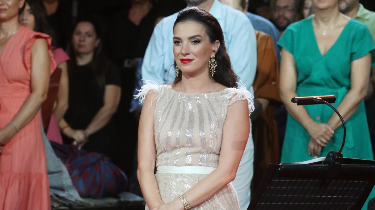 «Σ' αγαπώ μανούλα» - Βυθισμένη στο πένθος ένα χρόνο μετά η Φωτεινή Δάρρα