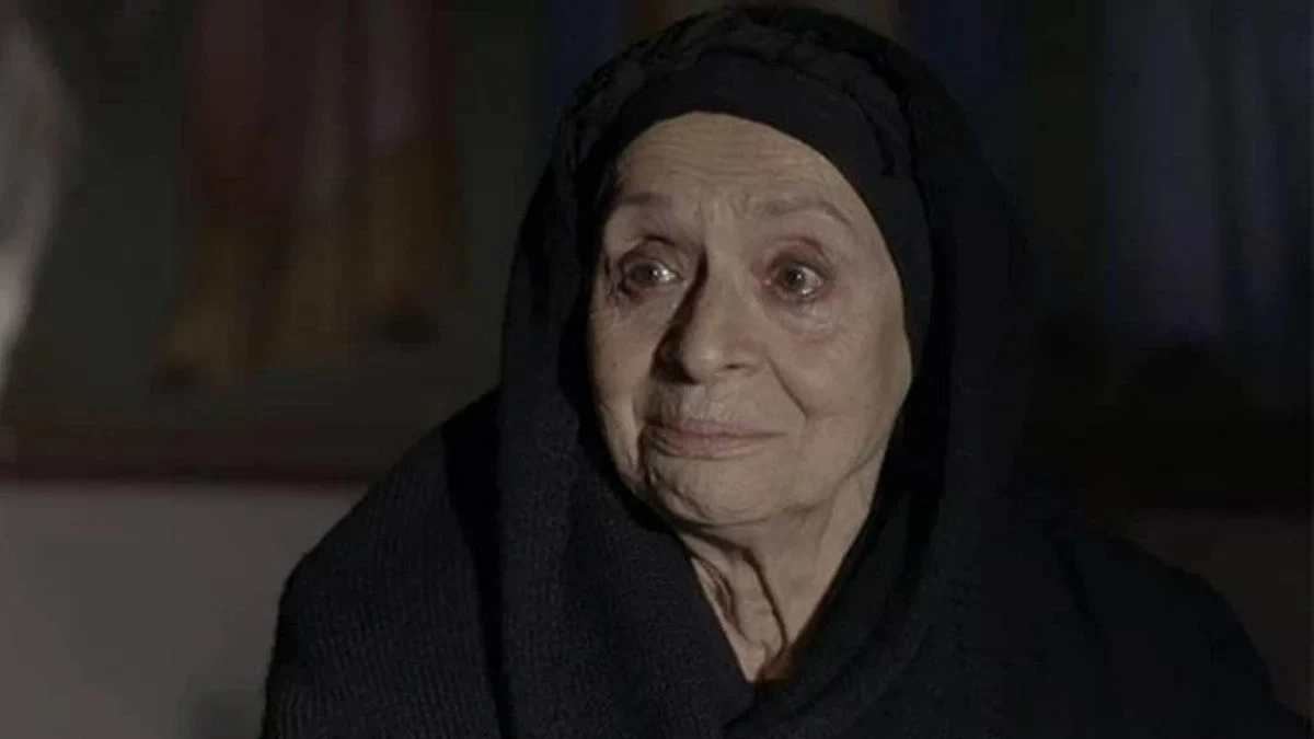 Σασμός: «Τι κάνατε σήμερα ρε; Κυρία Δαμάνη και κύριος Αυγουστίδης απόψε!» - Ανατριχίλα στο twitter με τη σκηνή που η γιαγιά Ειρήνη κατέρρευσε