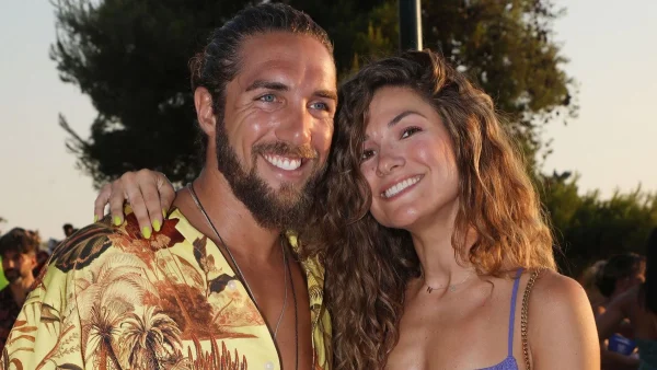 Γονάτισε μπροστά σε δεκάδες κόσμο - Η πρόταση γάμου του Γιώργου Κόρομι στην σύντροφό του, Τίνα (Βίντεο)