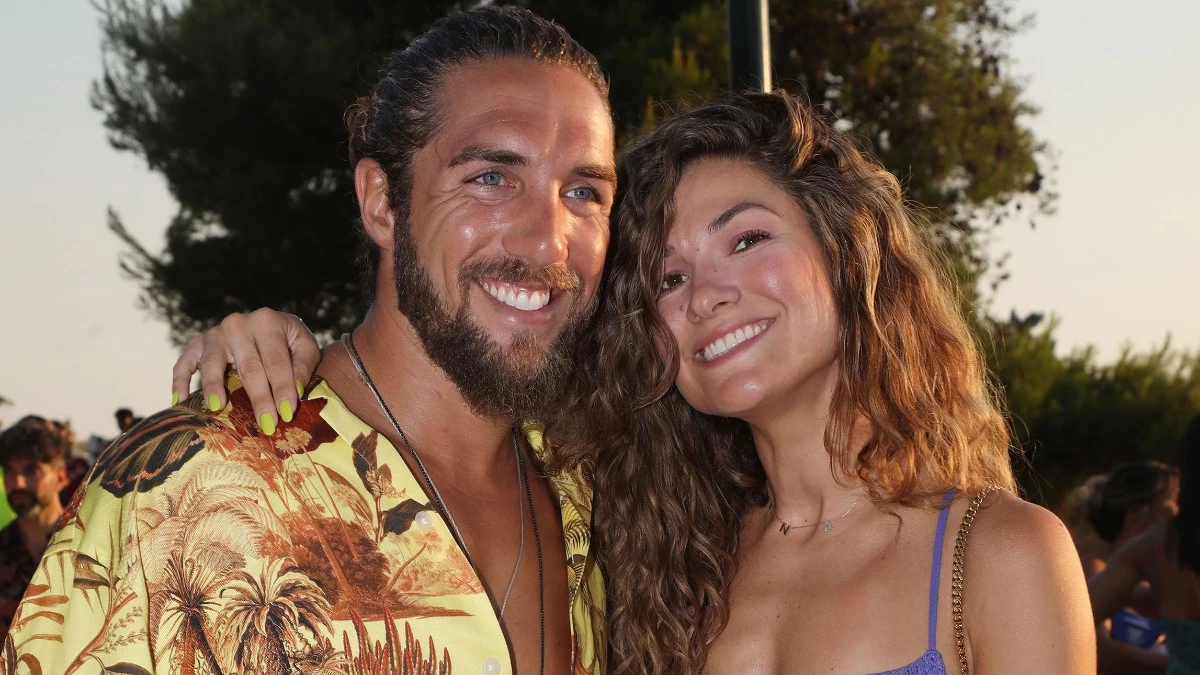 Γονάτισε μπροστά σε δεκάδες κόσμο - Η πρόταση γάμου του Γιώργου Κόρομι στην σύντροφό του, Τίνα (Βίντεο)