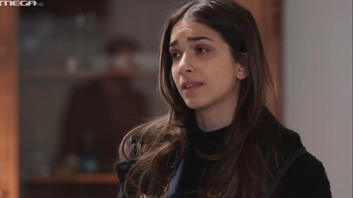 Η Γη της Ελιάς (2/10): «Δεν την ξέρεις ε;» - Η Μαρίνα ξεφτιλίζει τον Μάνο μπροστά στους εργαζόμενους του