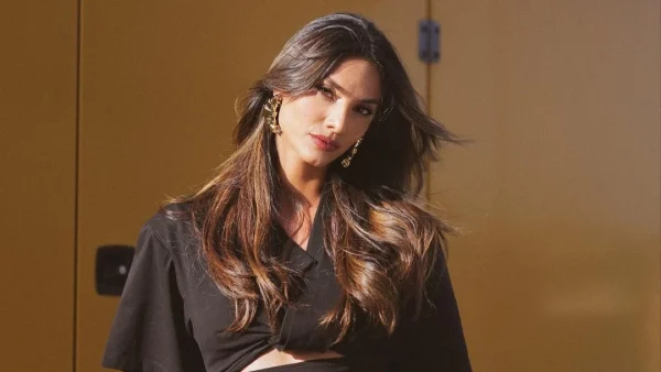 Η Ηλιάνα Παπαγεωργίου υιοθέτησε ένα από τα πιο iconic 90's hair-look που είναι πηγή έμπνευσης!