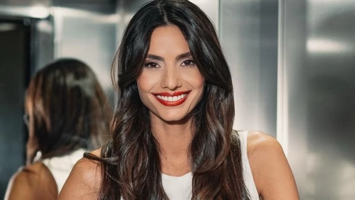 Ηλιάνα Παπαγεωργίου To κόκκινο κραγιόν της πάει πολύ!