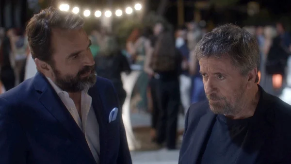 Κάνε ότι κοιμάσαι (9/10): Ο Σταματάκης φοβάται ότι το περιστατικό του φόνου έχει τρομοκρατήσει την κόρη του