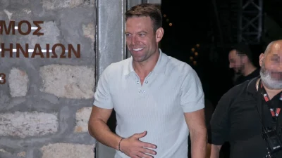 «Άφησε και καλό πουρμπουάρ πάνω από...» - Το μενού του Στέφανου Κασσελάκη και του Tyler McBeth στις Σπέτσες