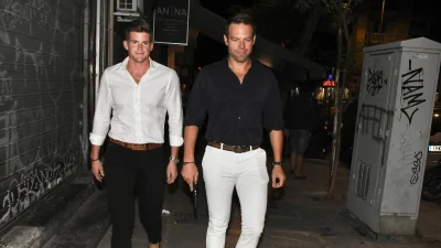 Το ένα κομμάτι μπορεί να φτάσει μέχρι και 45 δολάρια - Η χλιδάτη πιτσαρία που γευμάτισαν ο Στέφανος Κασσελάκης και ο Tyler MvBeth μετά τον γάμο τους στη Νέα Υόρκη