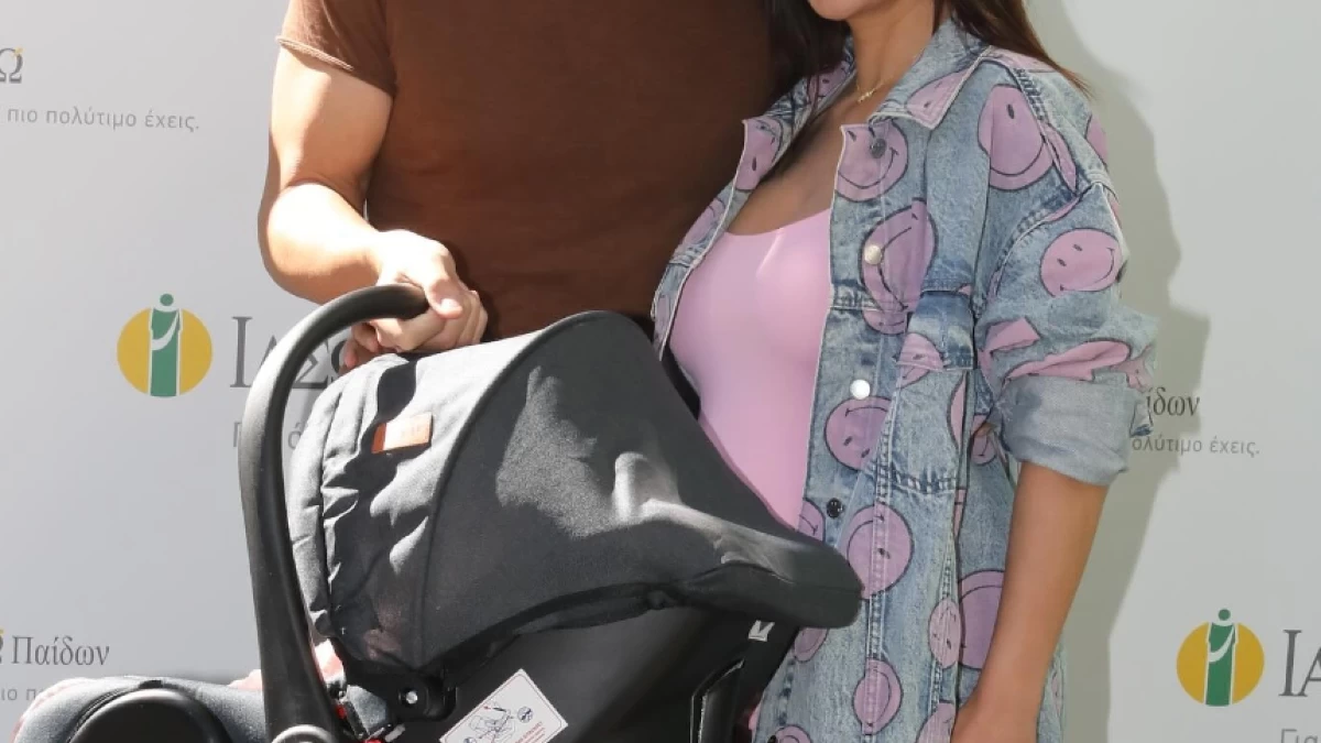 «Ευχαριστώ το Θεό που σ' έφερε κοντά μας» - Γέννησε αγαπημένη Ελληνίδα τραγουδίστρια και το ανακοίνωσε με φωτογραφίες από το μαιευτήριο