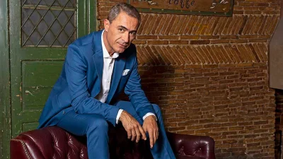 Ο Θανάσης Κουρλαμπάς στο YOU: Το ταξίδι ως πατέρας, οι πιο συγκλονιστικές σκηνές του, και ο ρόλος στους «Πανθέους»