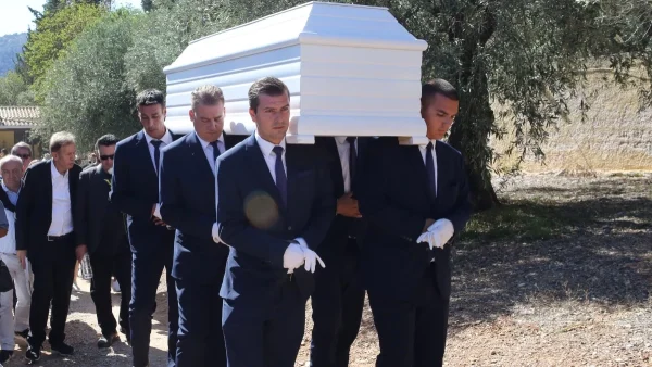 Επεισόδιο στην τελετή αποχαιρετισμού της Μαίρης Χρονοπούλου - Πρωταγωνιστές Γιαννόπουλος & Αρμουρτίδης