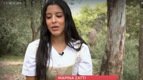 «Ο μπαμπάς μου μένει πλέον στο Σουδάν, οπότε βρισκόμαστε μόνο...» - Η εξομολόγηση της Μαρίνας Σάττι για τα παιδικά της χρόνια & τη σχέση με την οικογένειά της