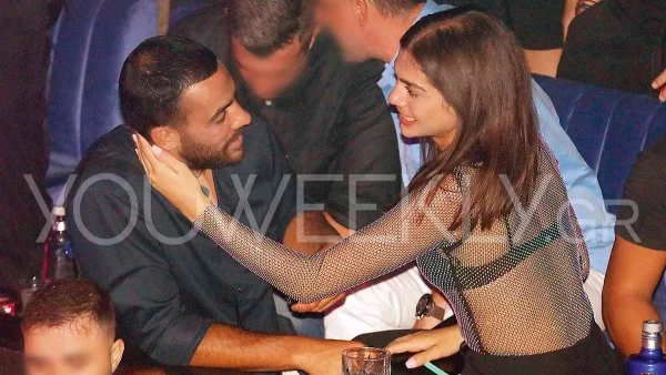 1,5 χρόνο μαζί: Τα τρυφερά φιλιά της Μελίνας Νικολαΐδη και του Αλέξανδρου Πολυχρονιάδη στο Posidonio