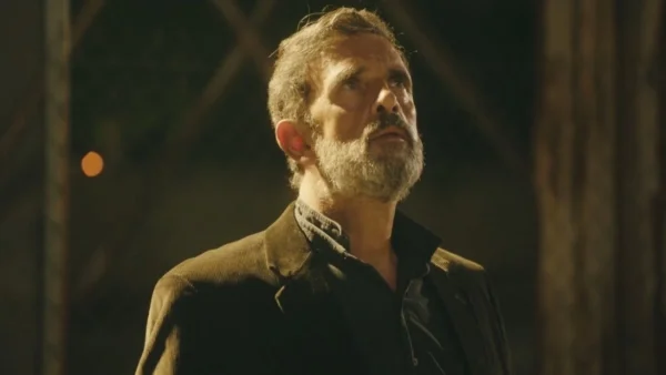 Το Ναυάγιο (30/10): Σε τραγική κατάσταση ο καπετάν Στελής - Βρίσκουν την Ειρήνη λιπόθυμη στο πάτωμα