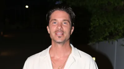 Είχαν σχέση πολύ πριν γίνει ζευγάρι με την Ευαγγελία Αραβανή και τη Βίκυ Κάβουρα - Αυτή είναι η μελαχρινή κούκλα και τραγουδίστρια πρώην σύντροφος του Νίκου Οικονομόπουλου